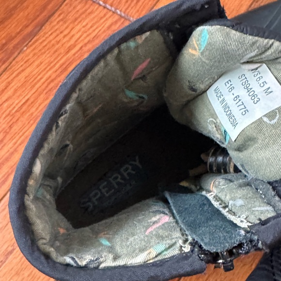 Sperry Black Quilted Duck Boots with Patterned Lining - Picture 3 of 5
